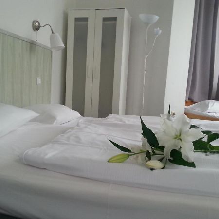 Hotel Komet Düsseldorf Zewnętrze zdjęcie