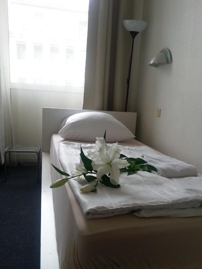 Hotel Komet Düsseldorf Zewnętrze zdjęcie