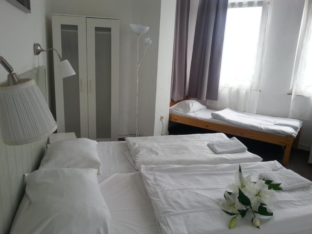 Hotel Komet Düsseldorf Zewnętrze zdjęcie