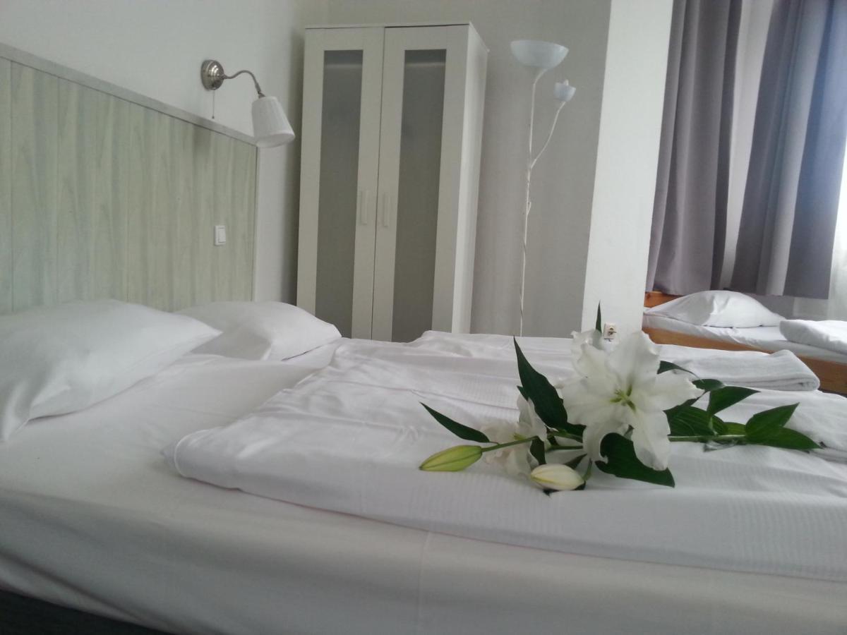 Hotel Komet Düsseldorf Zewnętrze zdjęcie