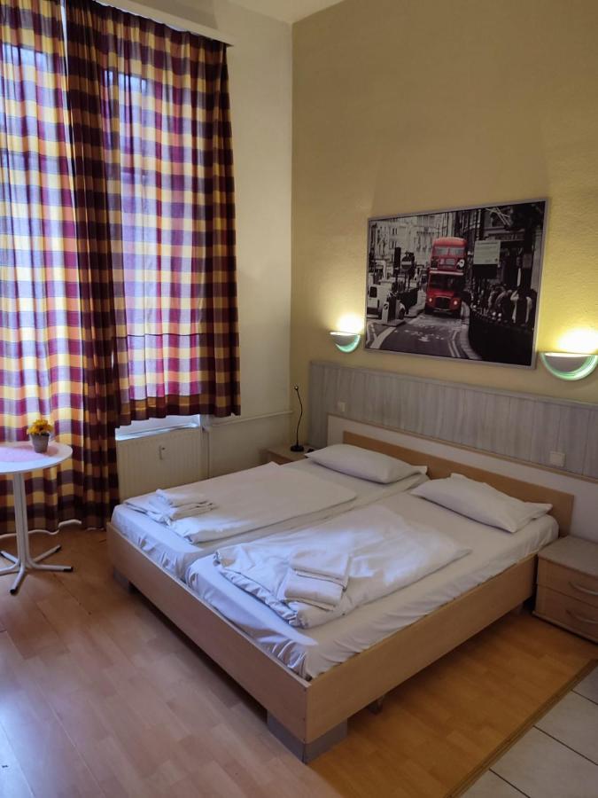 Hotel Komet Düsseldorf Zewnętrze zdjęcie