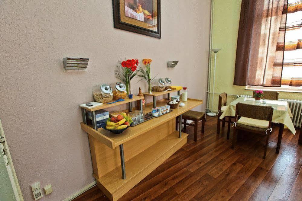 Hotel Komet Düsseldorf Zewnętrze zdjęcie