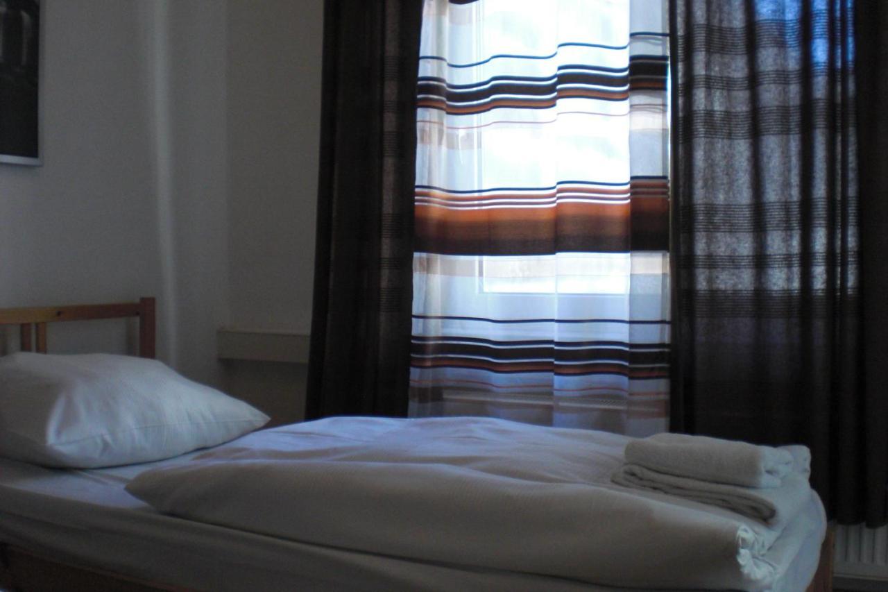 Hotel Komet Düsseldorf Zewnętrze zdjęcie
